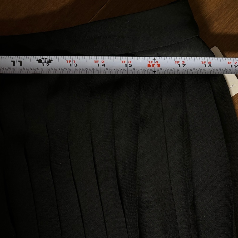 NWT pleated Halogen skirt size 12 - Picture 9 of 10